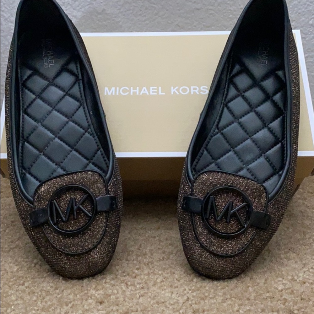 SALE ‼️ Michael Kors 💯. Used twice.